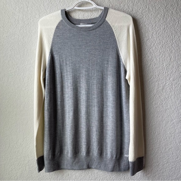 Vineyard Vines Tops - Vineyard Vines Raglan Sleeve Sweater in Gray Heather Size Medium NEW